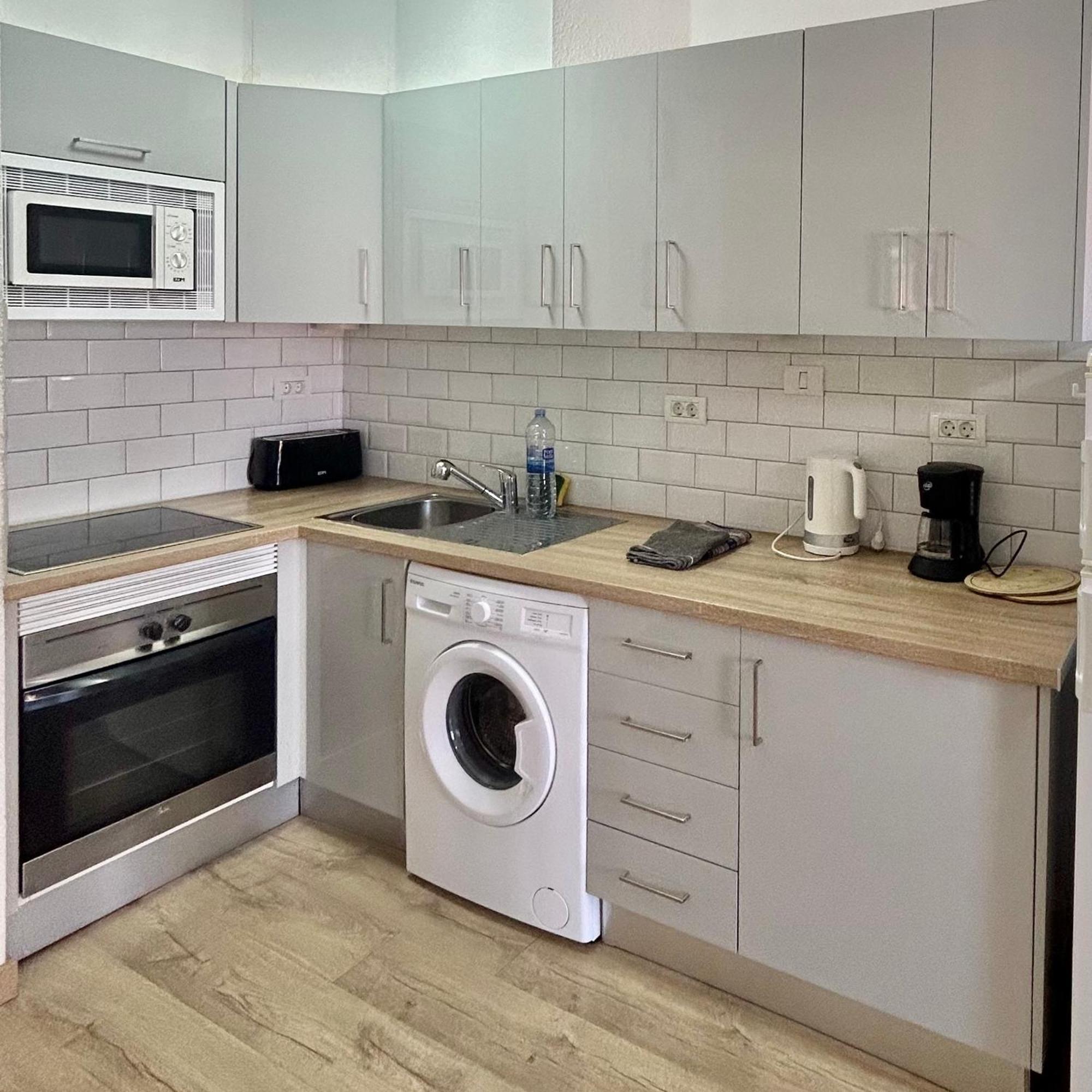 Lovely 1 Bed Apartment In Castle Harbour C108 Los Cristianos  Eksteriør bilde